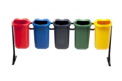 Conjunto de lixeiras de coleta seletiva