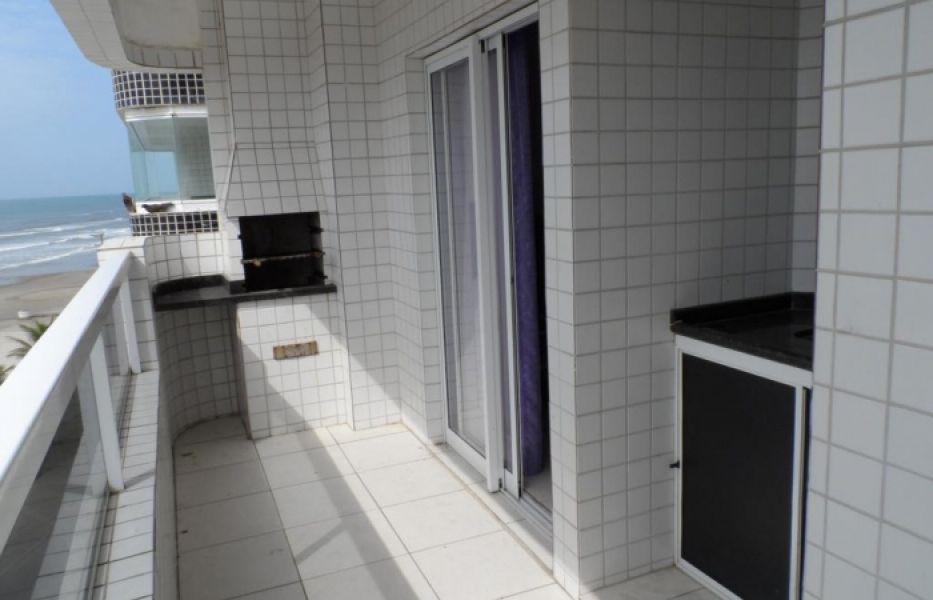 Cód.M020 Churrasqueira na sacada 2 dormitórios vista linda pro mar