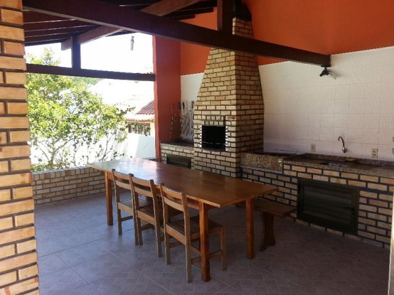 Ótima Casa - Madeira de Lei - Praia de Moçambique - Floripa/SC