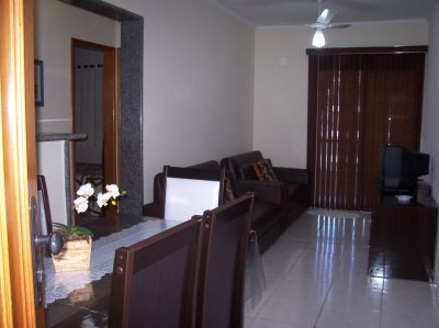 APARTAMENTO FRENTE AO MAR C/CHURRASQUEIRA NA SACADA E 1 SUITE