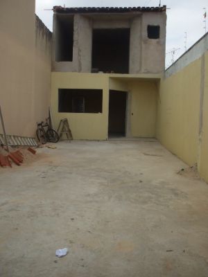 CASA 4 DORMS, 2 SUITES, LOCAL MISTO, VARIAS VAGAS.