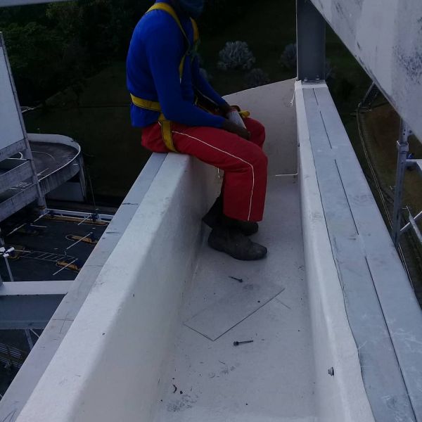 Fabricação e reparos em Fibra de vidro .contato 71)98321-5450
