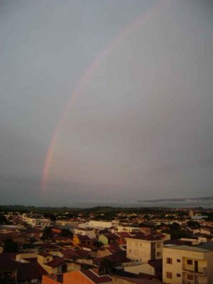 Apartamento bem localizado, amplo, 3 quartos e vista panorâmica deslumbrante.