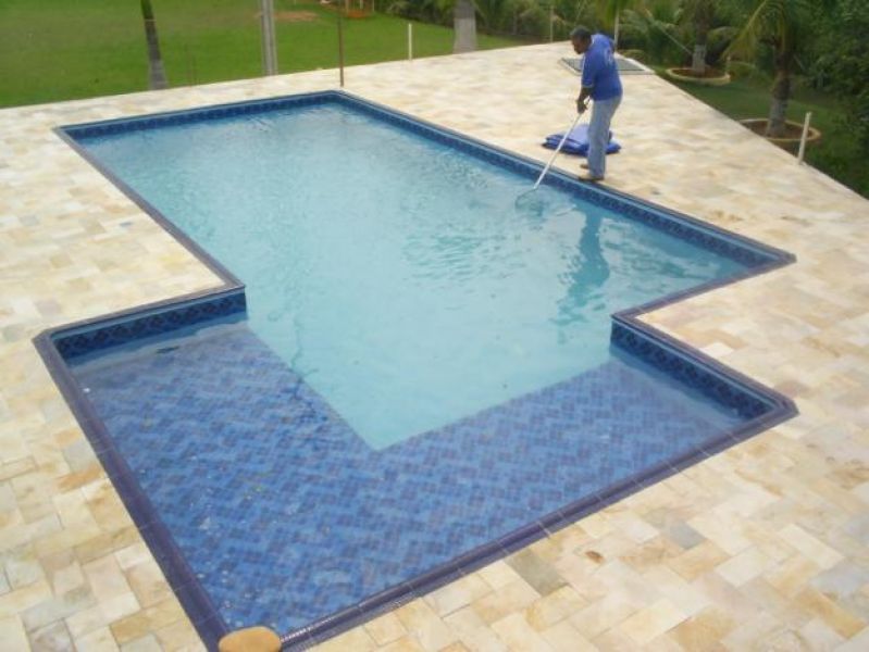 Limpeza e tratamento de piscina