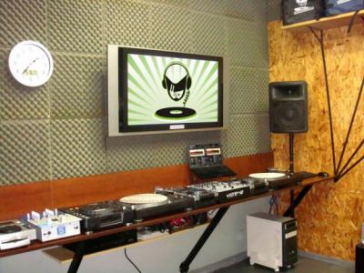 CURSO DE DJ E NA DJ BAN