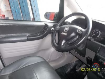 Chevrolet Zafira CD 2.0 08 lugares completa com Gnv e bancos em couro