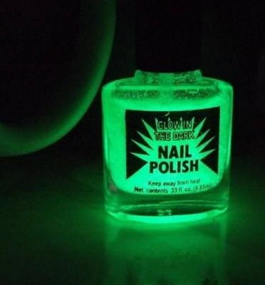 Esmalte Fluorescente. Suas Unhas brilhando de Dia e mais ainda a Noite.