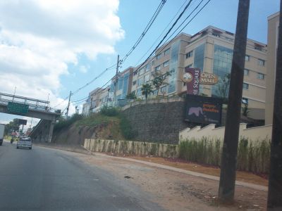 terreno no coração da GRANJA VIANA.um verdadeiro achado!