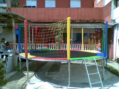 Locação Brinquedos - Piscina de Bolinhas + Cama Elastica grande