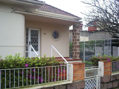 APARTAMENTOS E CASAS MOBILIADAS POR TEMPORADA