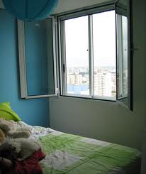 Janela e porta anti-ruído em alumínio de linha especial ALCOA.