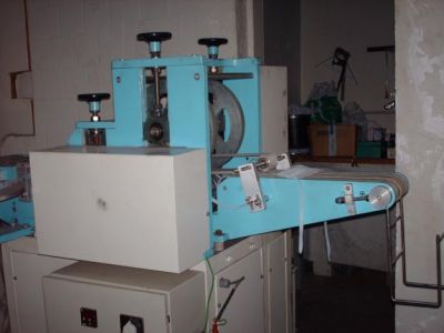 Vendo Maquina de fazer corpo de mascaras em TNT