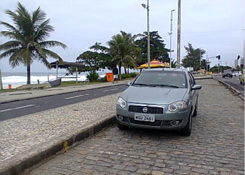 Motorista para viagem com carro ou o veículo do cliente