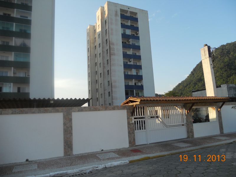 Apto 2 quartos no canto do forte, praia grande-sp