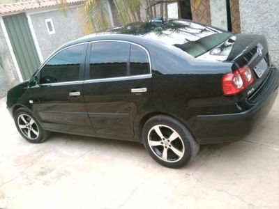 VW Polo Sedan 1.6 Flex 8v