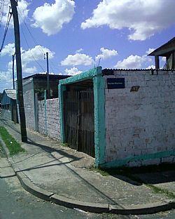 vende-se casa dois dormitorios