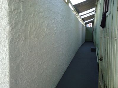 Vendo ou troco casa no centro de Araucária.