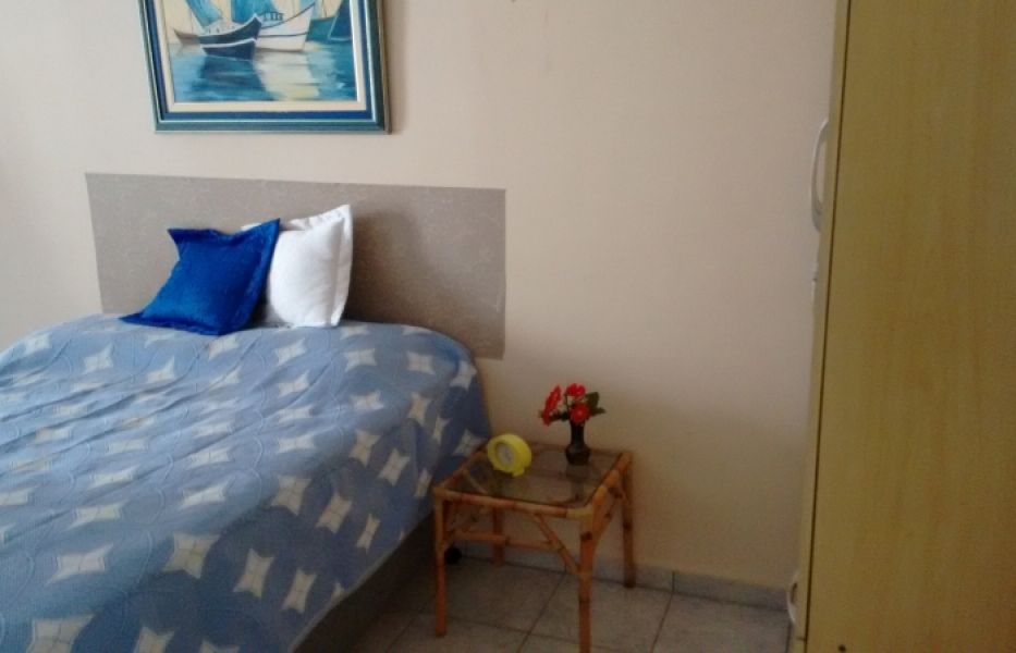 Cód. T002 Apartamento com ampla sacada, ventilador 1 dormitório