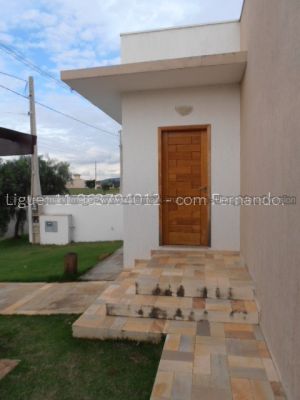 CASA 3 DORM. + 1 EDÍCULA, 2 VAGAS - FINANCIÁVEL!