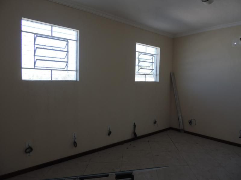 Prédio comercial em Campo Grande na Artur Rios