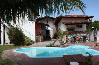 PRAIA ALUGA CASA COM PISCINA  VALENÇA GUIABIM