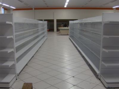 Gondolas , Prateleiras , Racks  para  Supermercados e Drogarias . 