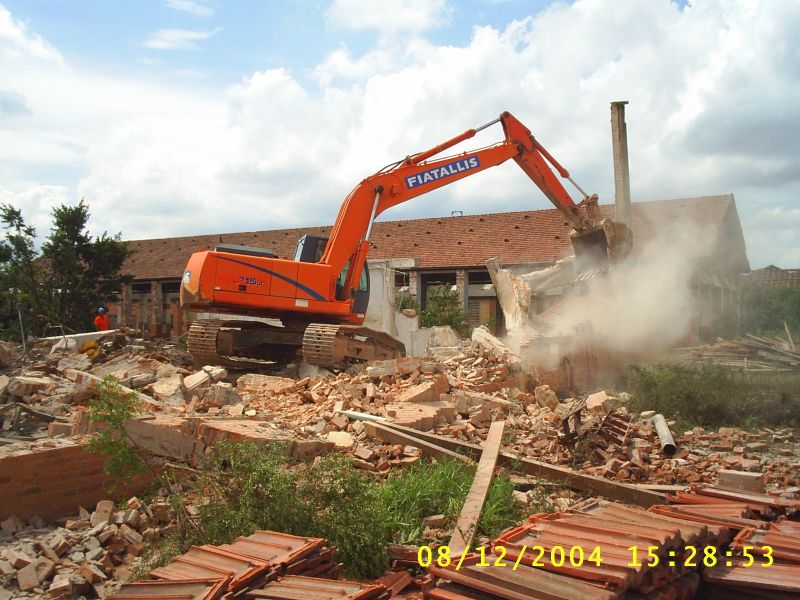 Demolição e Terraplanagem - Demolidora Roma