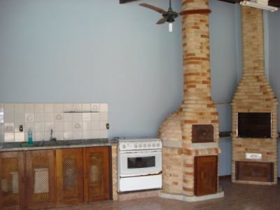 BELO IMÓVEL EM CONDOMÍNIO FECHADO