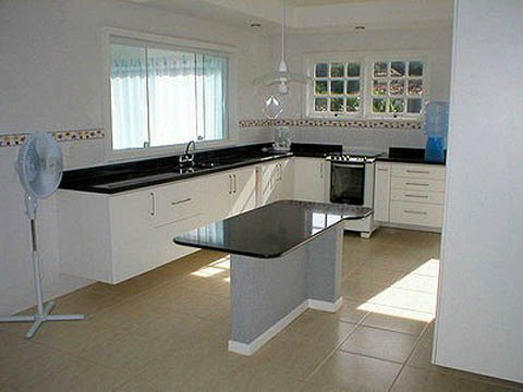 Casa com vista mar, piscina a venda em Búzios na Ferradura