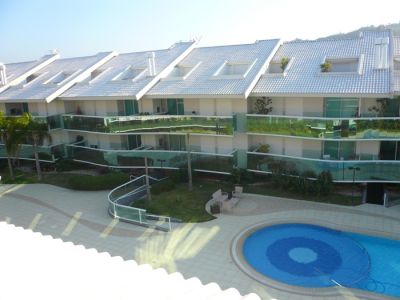 Lindo duplex 04 suítes.