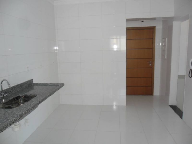 Vendo apto 03 dorm / sendo 1 suíte / 02 vagas R$ 860.000.00 ( Embaré Santos )