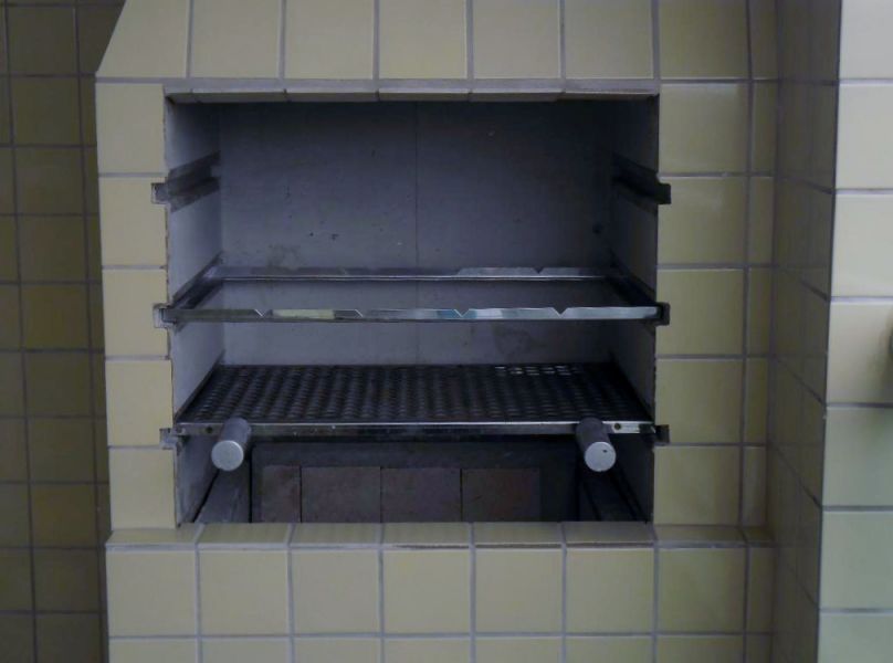 Temporada - Apto com churrasqueira na sacada - Praia Grande 