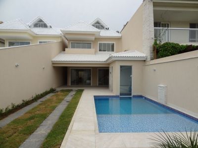 Casa maravilhosa em condomínio fechado na Barra