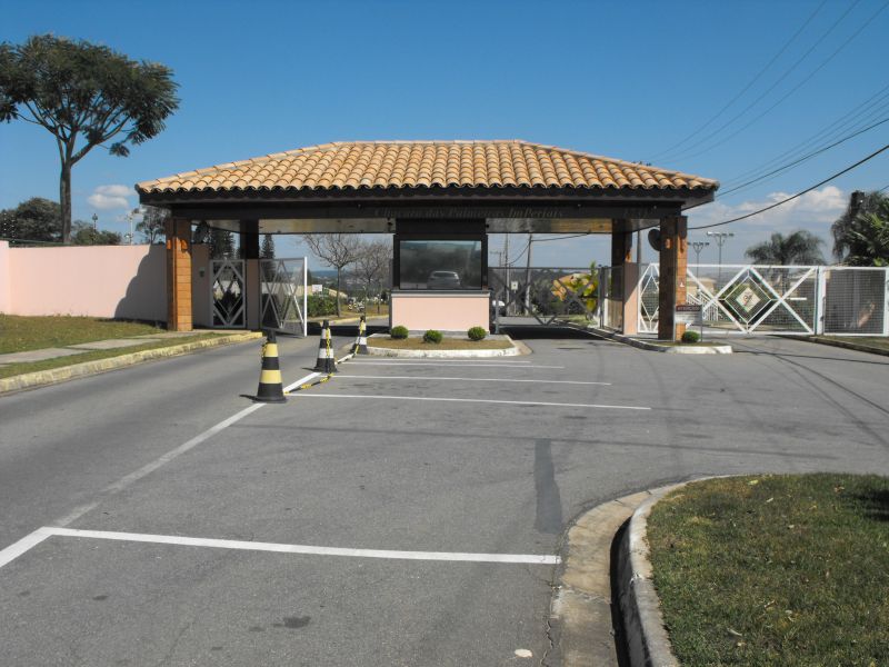 Casas em condomínio Chácara das Palmeiras Imperiais