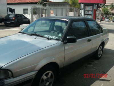 Vendo Versalles GL 1.8 a Gasolina em ótimo estado.