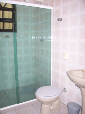 CASA DE 2 DORMITÓRIOS COM 1 SUITE