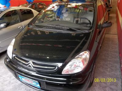 Citroen Xsara Picasso GLX 2.0 16V (aut) 2005 com couro e dvd de teto