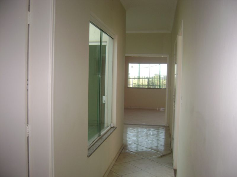 Casa em bairro nobre, quintal grande com entrada independente