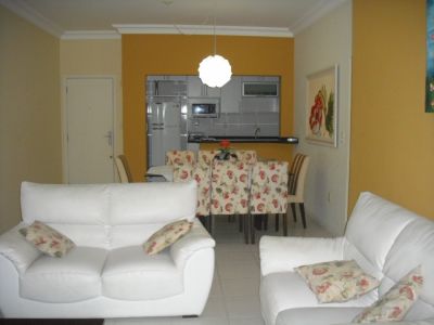 Apartamento em Meia Praia