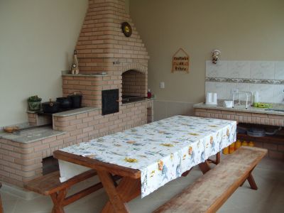 CHURRASQUEIRA COM FORNO E FOGÃO À LENHA - 7GRILL