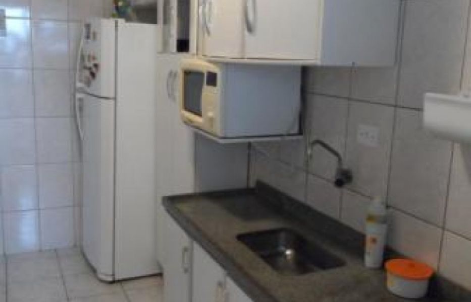 Cód. T002 Apartamento com ampla sacada, ventilador 1 dormitório