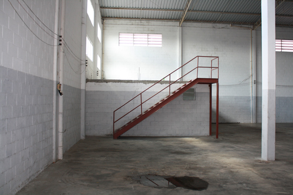 Ótimo Galpão em Santana de Parnaíba 1500m2 at. bairro Fazendinha!!