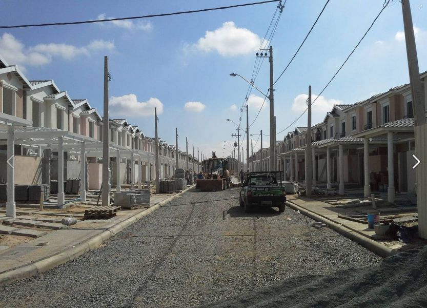 Casas em condomínio/clube