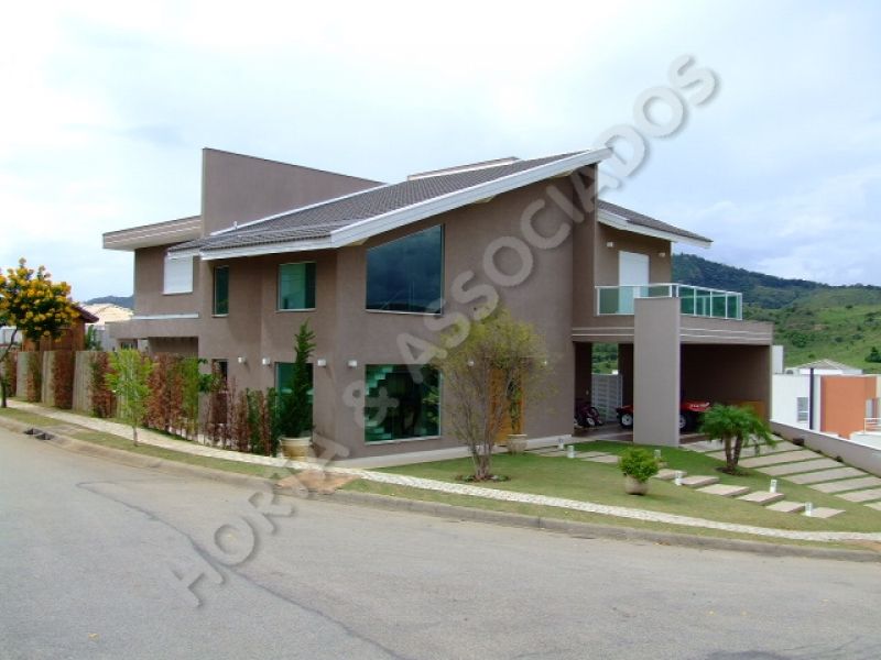 Sobrado de alto padrão em condomínio em Atibaia-SP 5 dormitórios