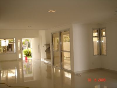 1 Quadra Praia JURERÉ INTERNACIONAL-FLORIANÓPOLIS-Luxuosa Casa