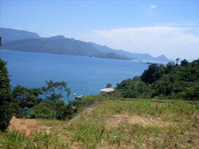 Terreno com maravilhosa vista a venda em Angra dos Reis 