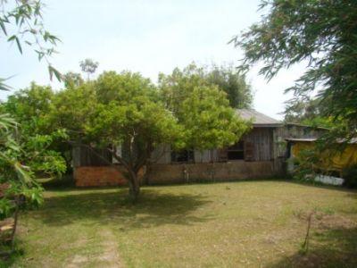 TERRENO DE 1800m²  FUNDOS PRA LAGOA  COM TRAPICHE