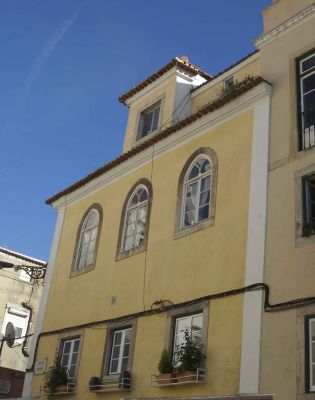 T1 – Bairro típico de Lisboa / Pena /Campo Santana- Portugal