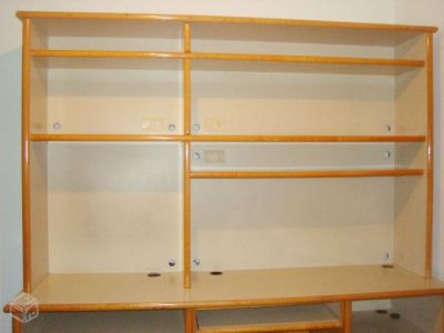 Estante Linda, de Ótima Qualidade com Mesa Computador/Estudo