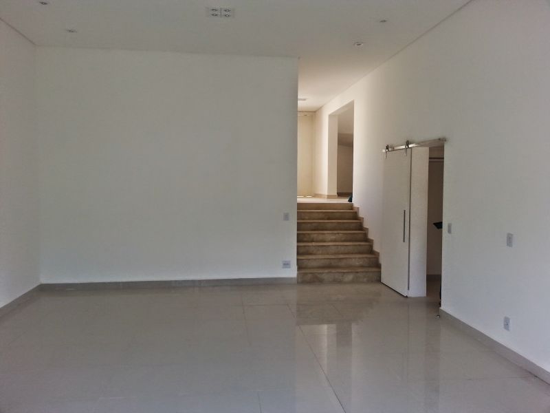 Casa Nova no Residencial Burle Marx.